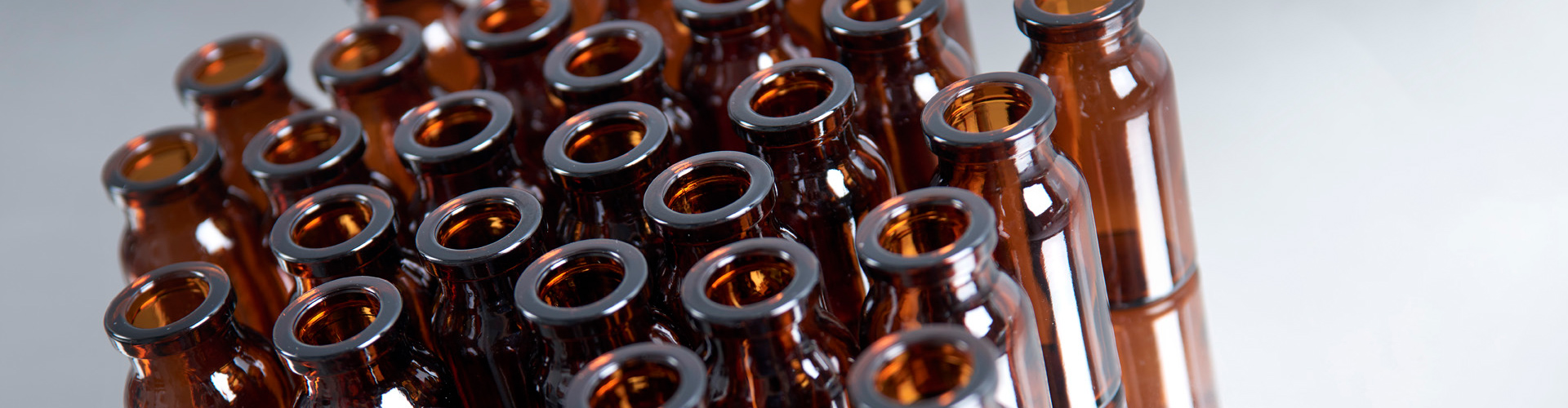 Vial packaging division for liquids or powder critical products in an ISO 7 clean room environment.